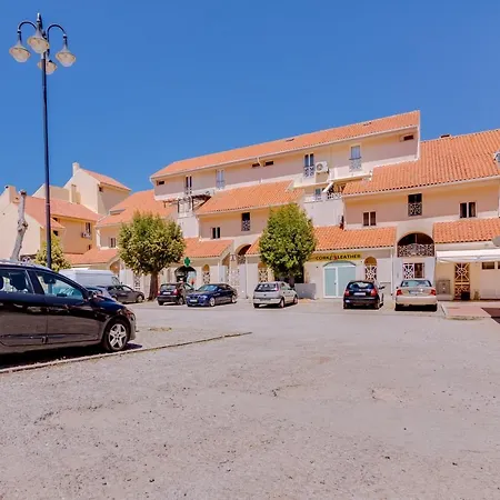 Gold - Luxurious - Sea View Apartament *