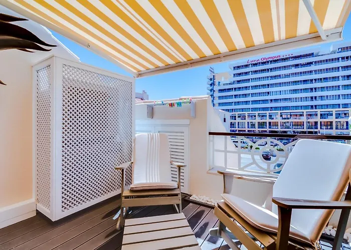 Gold - Luxurious - Sea View *