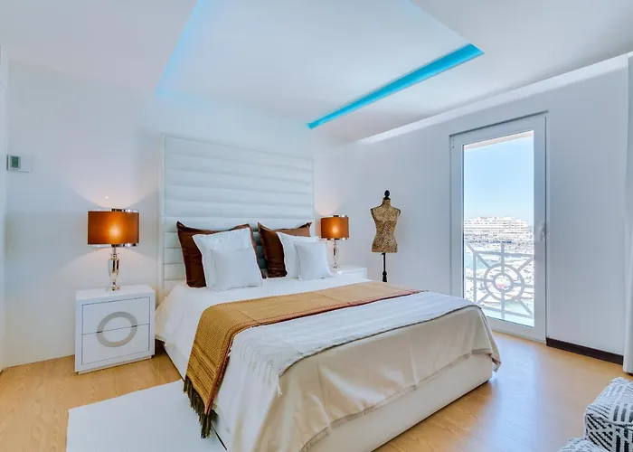 Gold - Luxurious - Sea View Apartament *