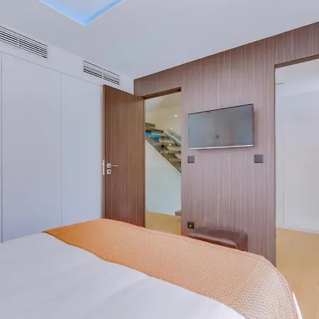 Gold - Luxurious - Sea View * וילהמורה